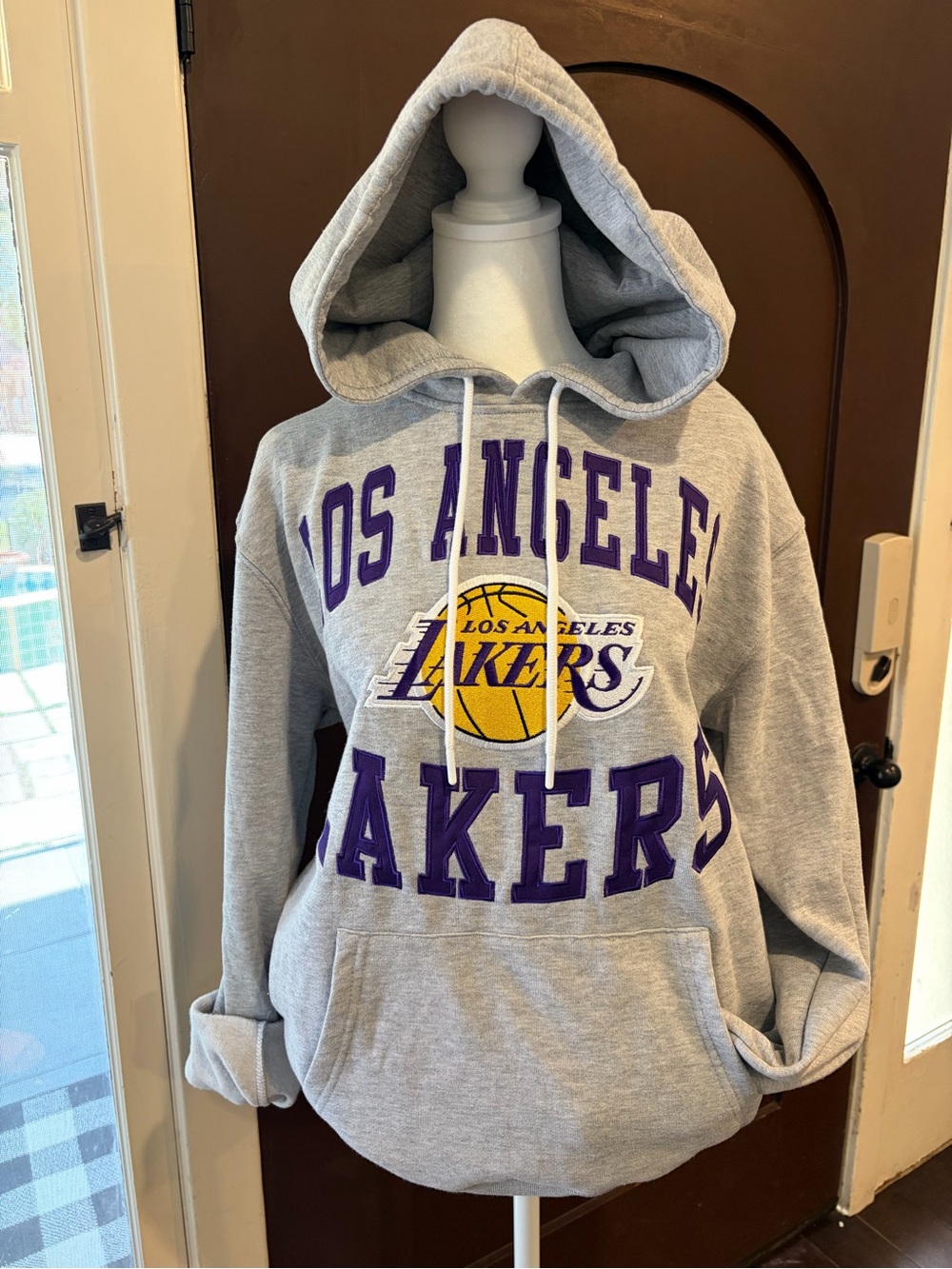 Los Angeles Lakers embroidered hoodie - Men’s small